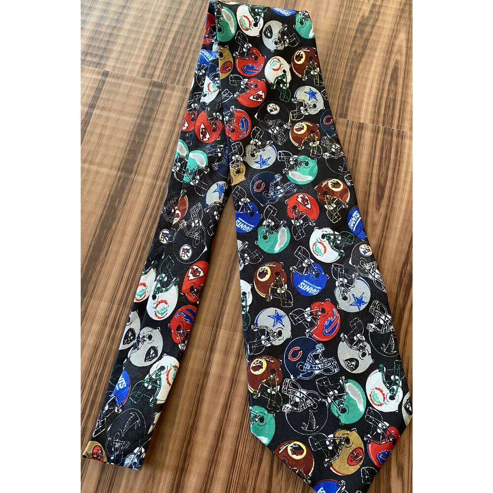 Team NFL Black Helmets Polyester Tie Preowned Made In USA